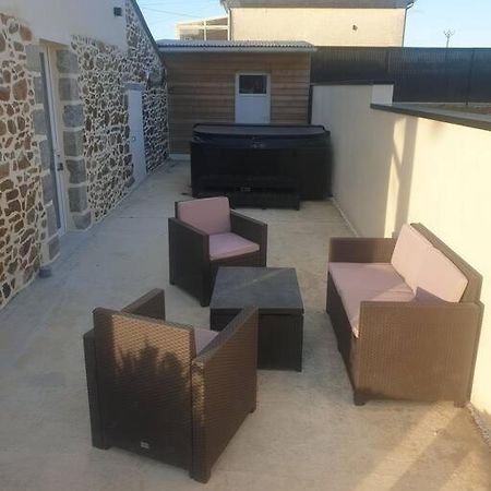 Gite Atypique Avec Jacuzzi Hillion Exterior photo